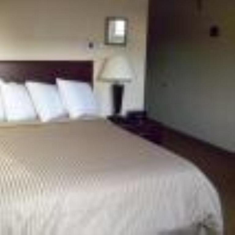 Price Pointe Inn Waukesha Exterior foto