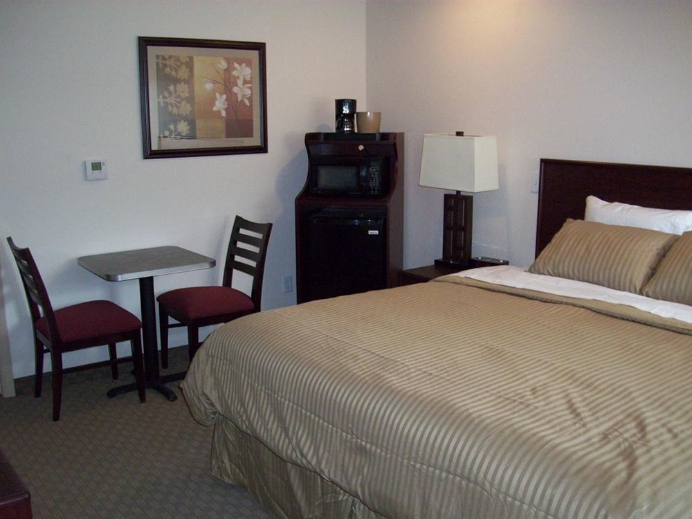 Price Pointe Inn Waukesha Exterior foto