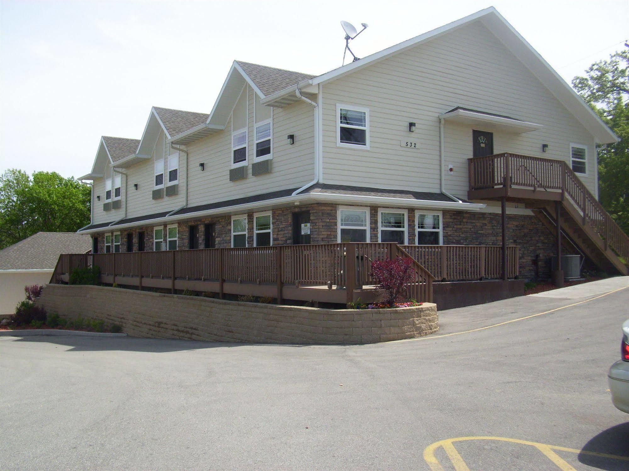 Price Pointe Inn Waukesha Exterior foto